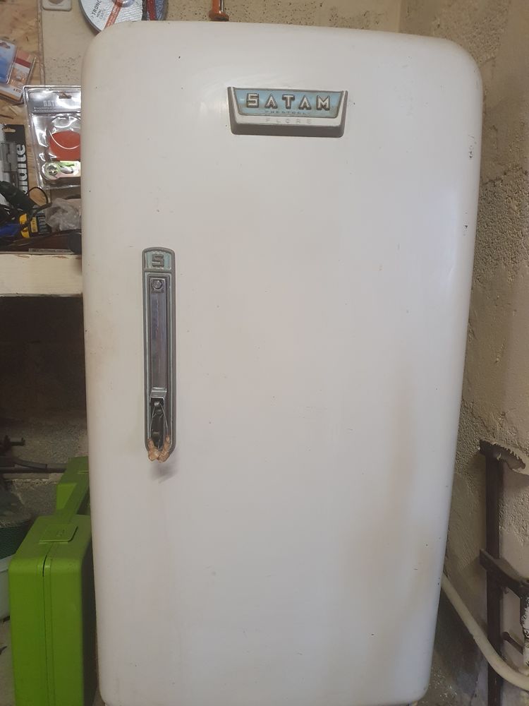 FRIGIDAIRE VINTAGE SATAM 200 Bagnols-sur-C�ze (30)