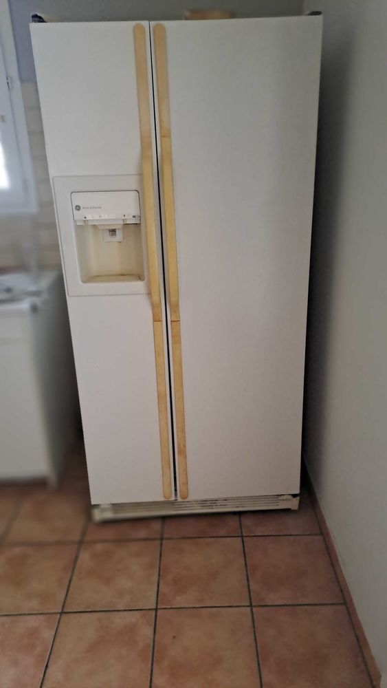 Frigo am�ricain, plaque �  induction, s�che linge 200 Beaumes-de-Venise (84)