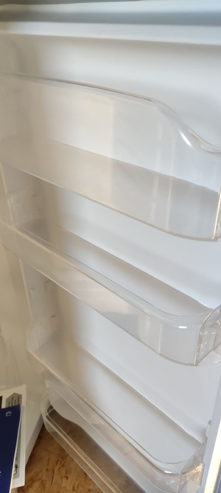 Frigo cong�lateur indesit. 210 Sainte-Th�rence (03)