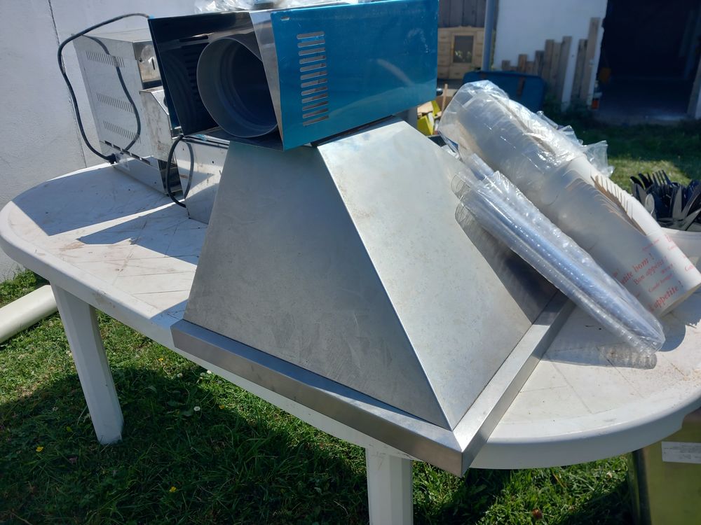 Friteuse,toaster,hotte. 300 Le Ch�teau-d'Ol�ron (17)