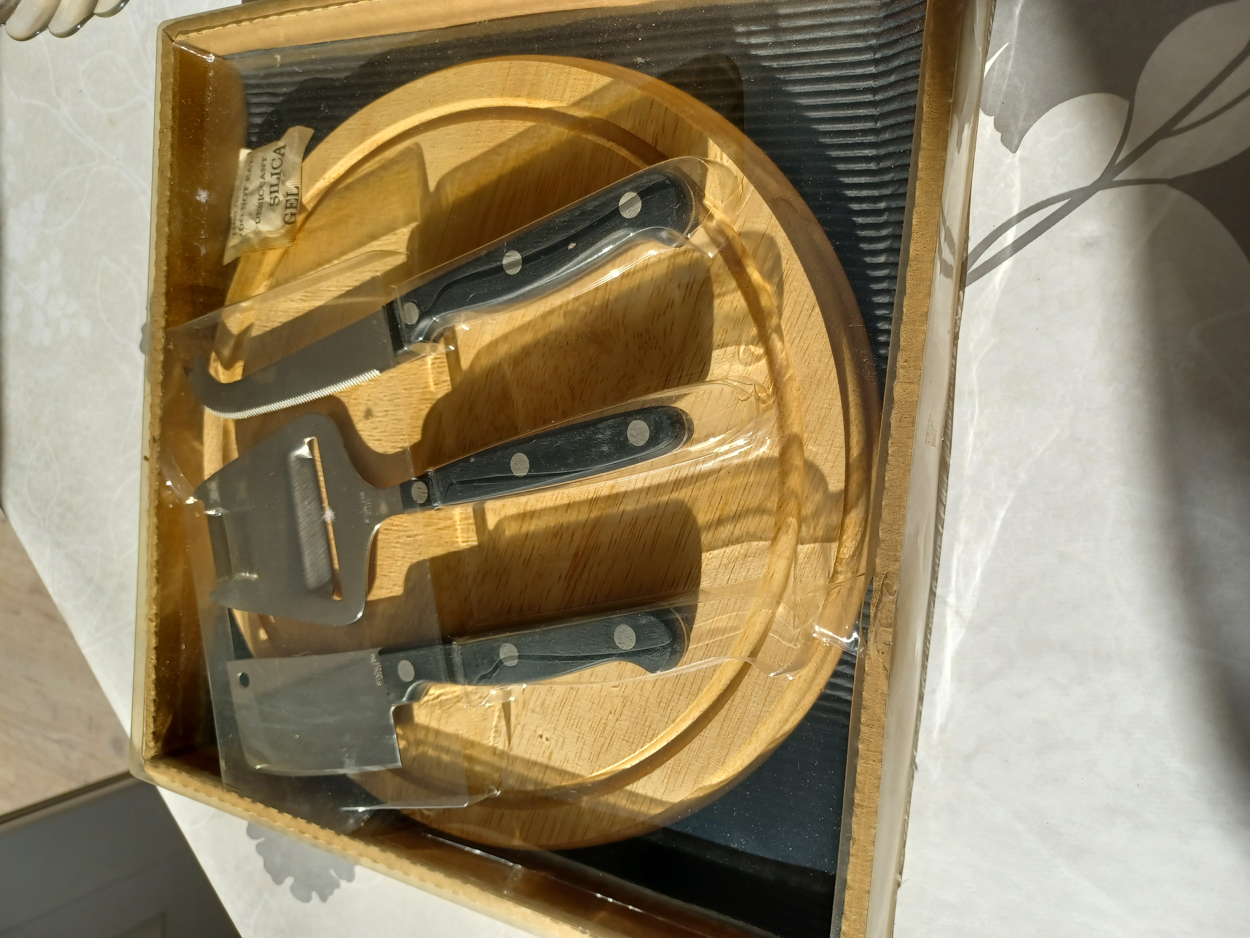 Set � Fromage avec Planche en Bois et Ustensiles 8 Peymeinade (06)