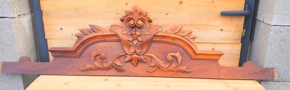 Fronton d'armoire 130 Vic-le-Comte (63)