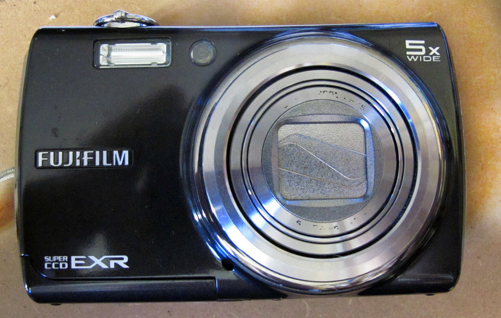 FUJI  Finepix F200 EXR pour pi�ces de rechange 16 Narbonne (11)