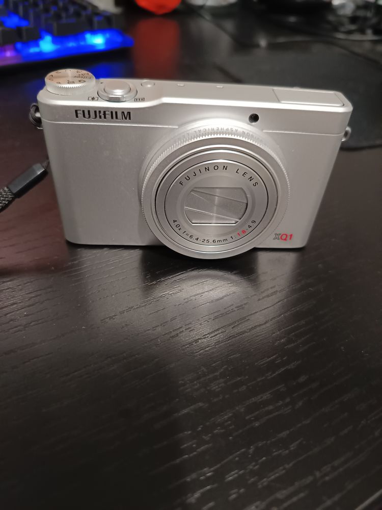 FUJIFILM  XQ1 50 Cannes La Bocca (06)