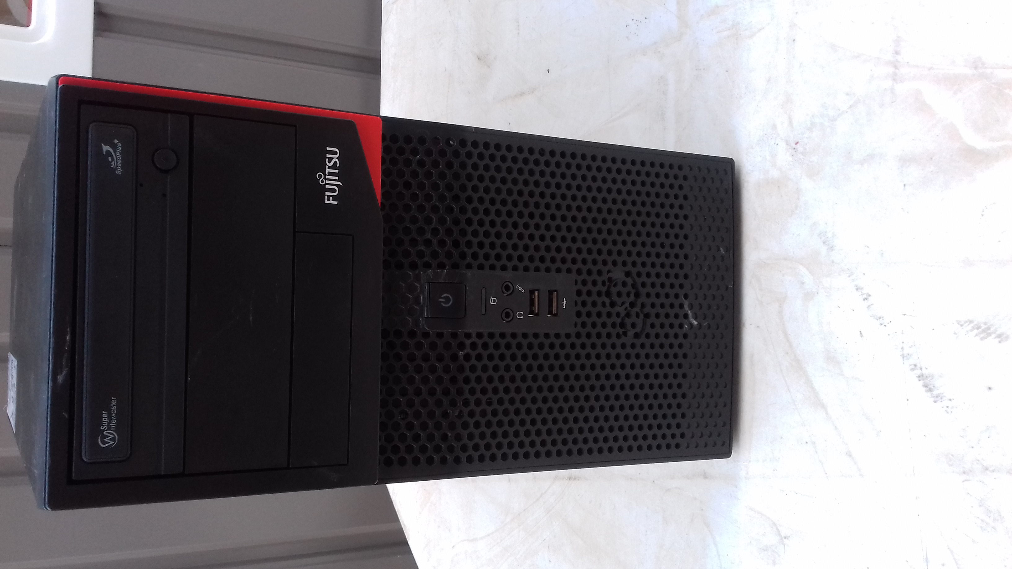 FUJITSU Esprimo P420 E85+ 
CPU Intel  Pentium (R)  - G 3250 50 Sept�mes-les-Vallons (13)