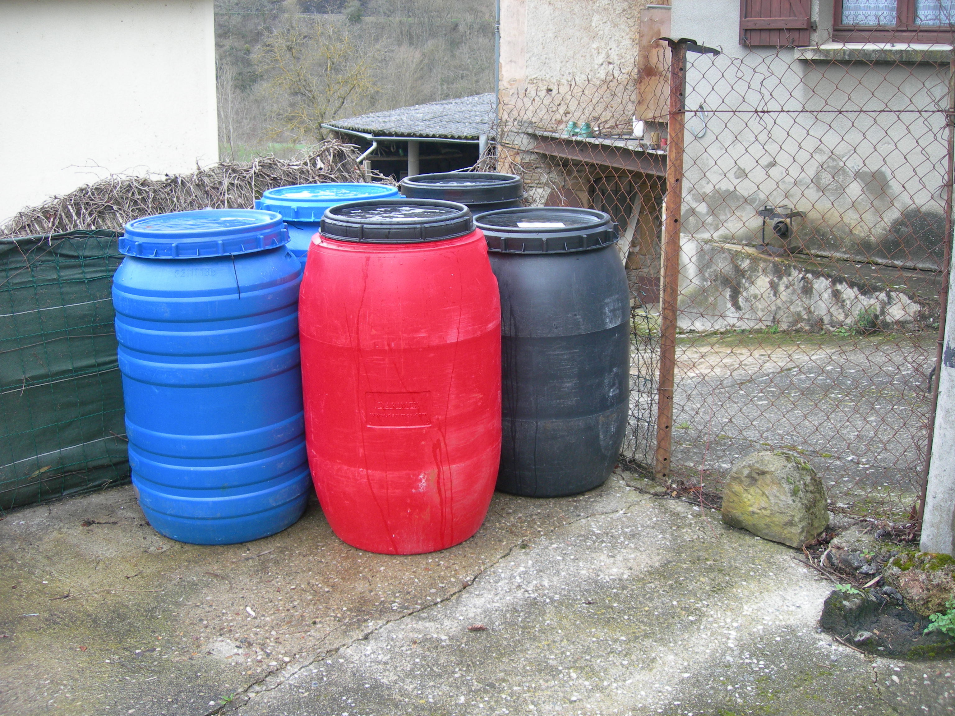 F�ts de stockage en plastique color�s 15 Plaisance (12)