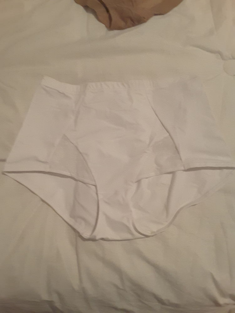 Gaines culotte ultra fine
1 blanche et 1 chair 40 Bugeat (19)