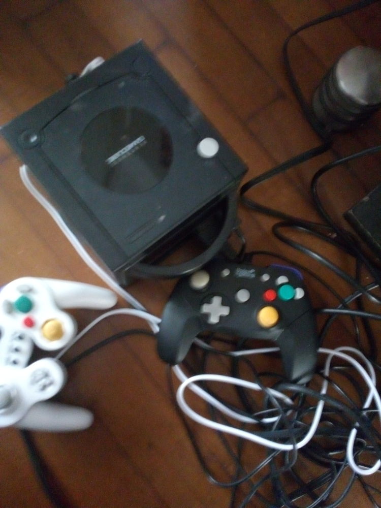 Gamecube Avec 2manettes 50 Saint-Brieuc (22)