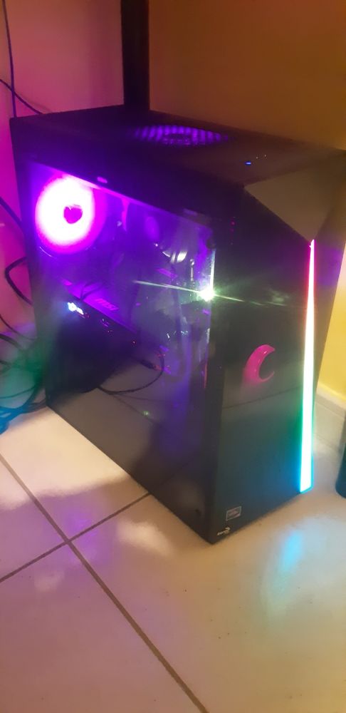 pc gamer neuf monter par mais soin 800 La Fare-les-Oliviers (13)