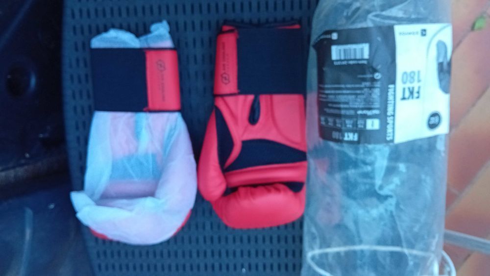 gants de boxe NEUFS FKT 180 10 Toulon (83)