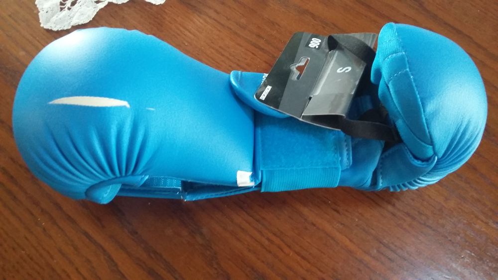 Gants de boxe Outshock taille S 5 Caissargues (30)