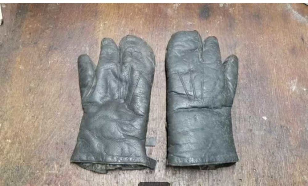 gants militaire Luftwaffe pilote mitrailleur Allemand WW2 120 Thionville (57)