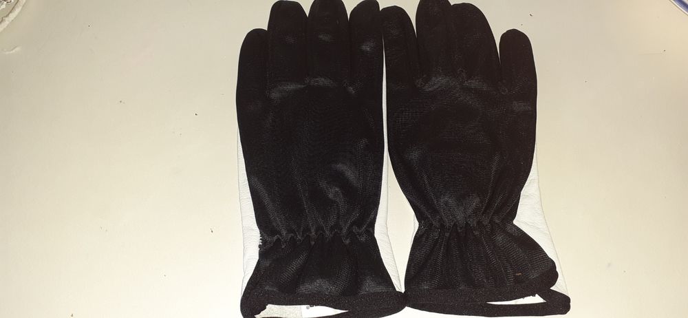 Gants neuf  tactiles  avec  cuir  H o�  F 30 Viry-Ch�tillon (91)
