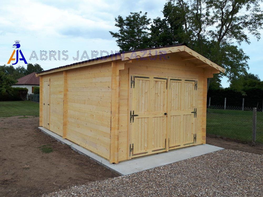 Garage en bois de 19 m� en madriers de 42 mm 4300 Nice (06)