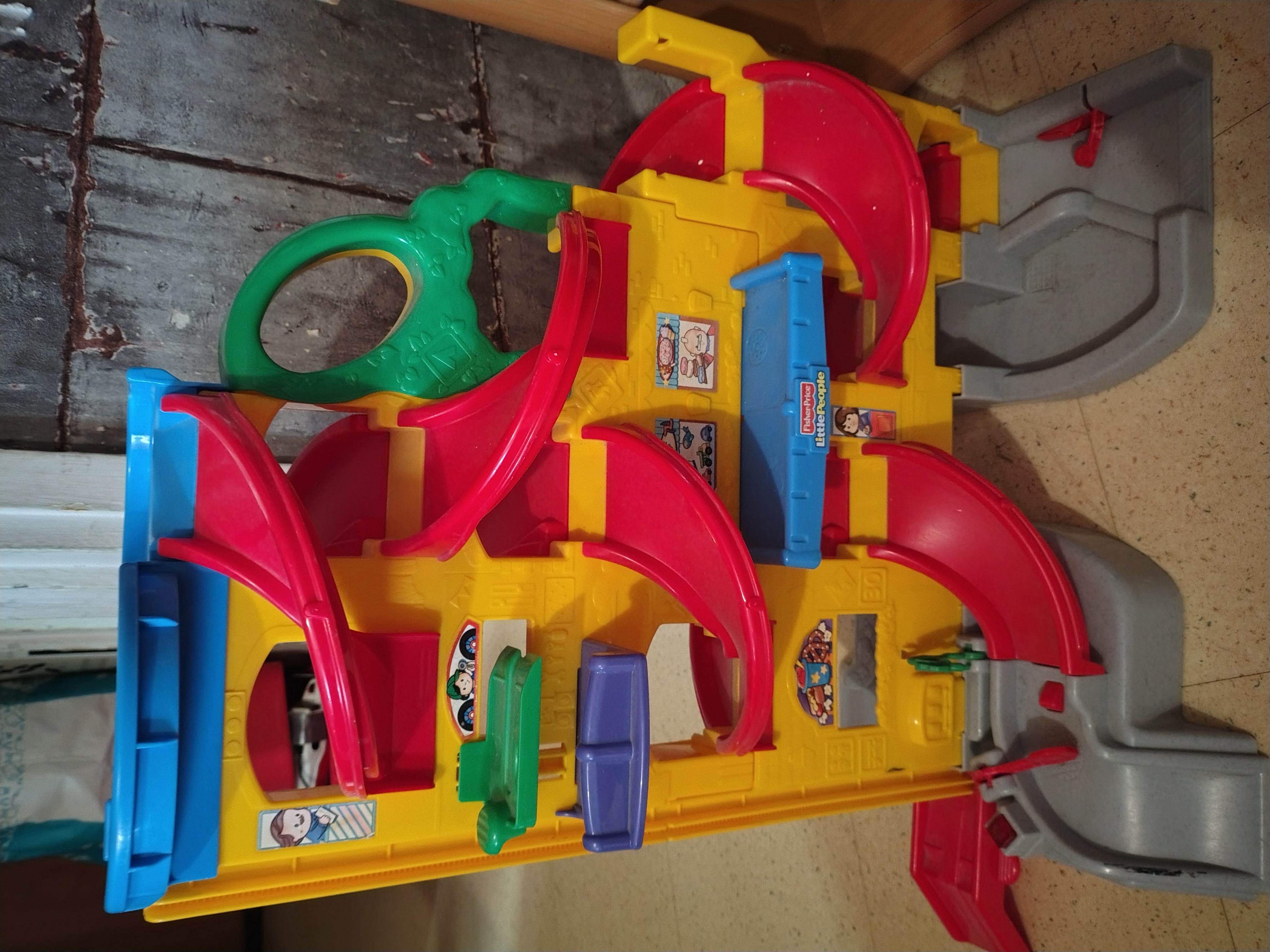 Garage bon �tat et tr�s solide 25 Bayeux (14)