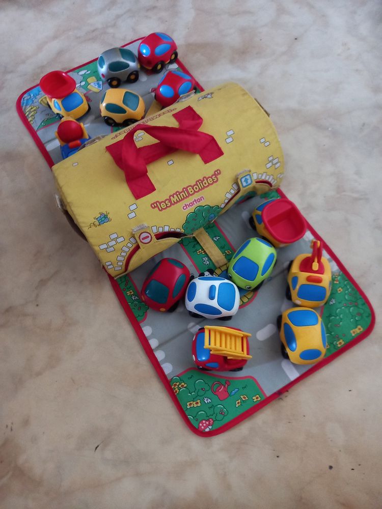 GARAGE PORTATIF AVEC BOLIDES 12 Viry-Ch�tillon (91)