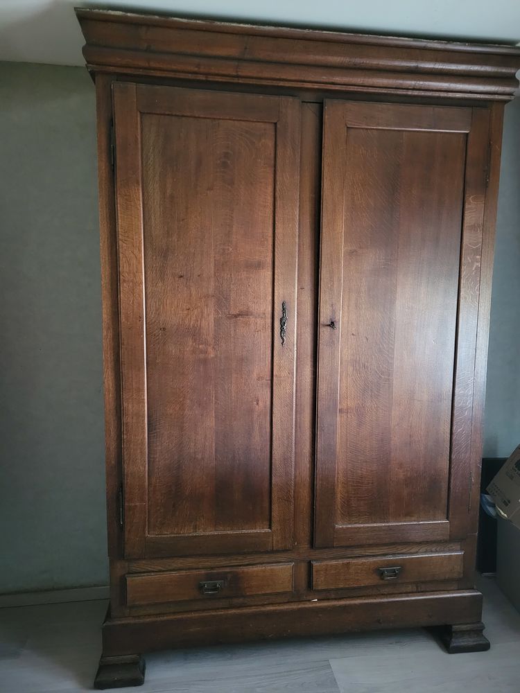 garde robe en ch�ne tr�s bon �tat 0 �caillon (59)