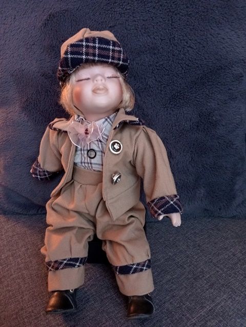 Gavroche en porcelaine 10 Sannois (95)