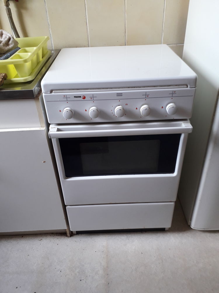 Gaziniere bon etat 30 Haubourdin (59)