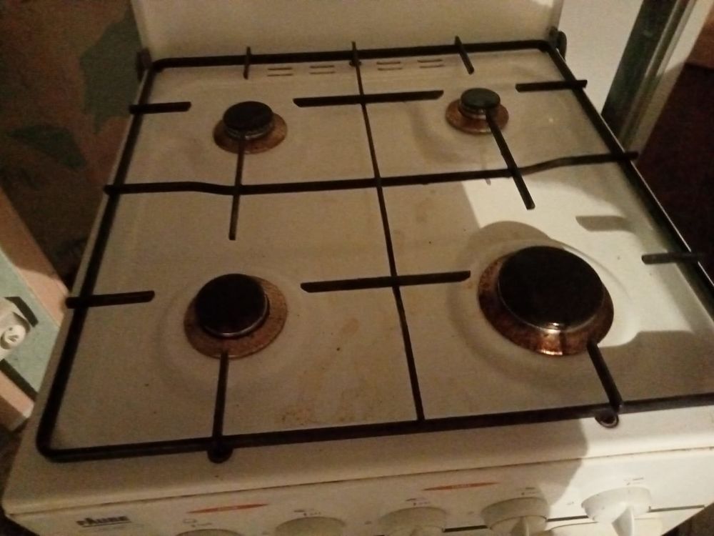 Gaziniere FAURE 4 feux 30 Laruns (64)