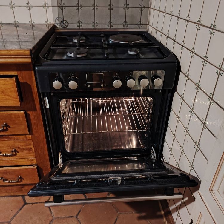 GAZINIERE 3 FEUX , FOUR �lectrique programmable SCHOLTES TBE 150 Bains-sur-Oust (35)