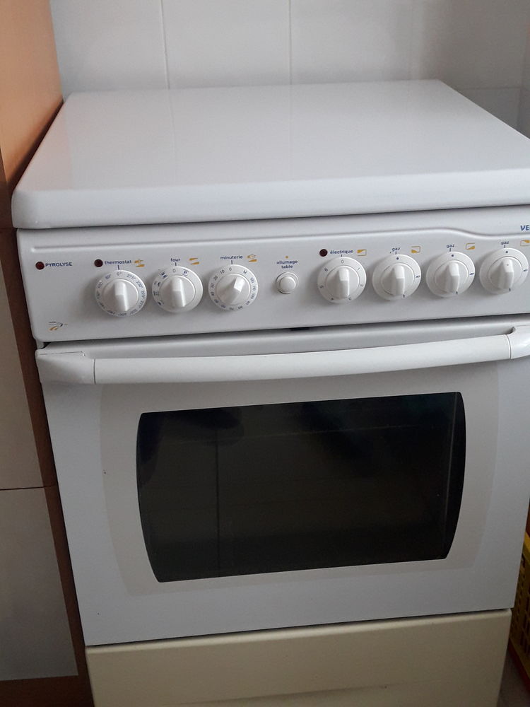 GAZINI�RE 220 Beaulieu-sous-la-Roche (85)