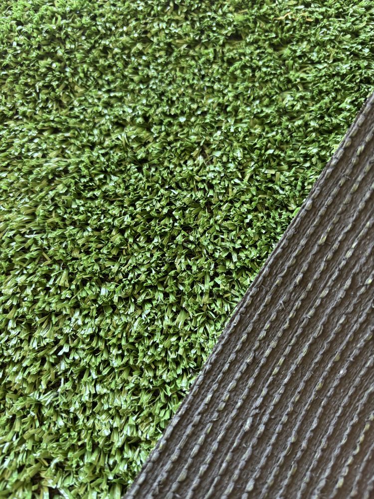 Gazon synth�tique �  fibre tondue  - 8mm de hauteur de fibre 7 Saintes (17)