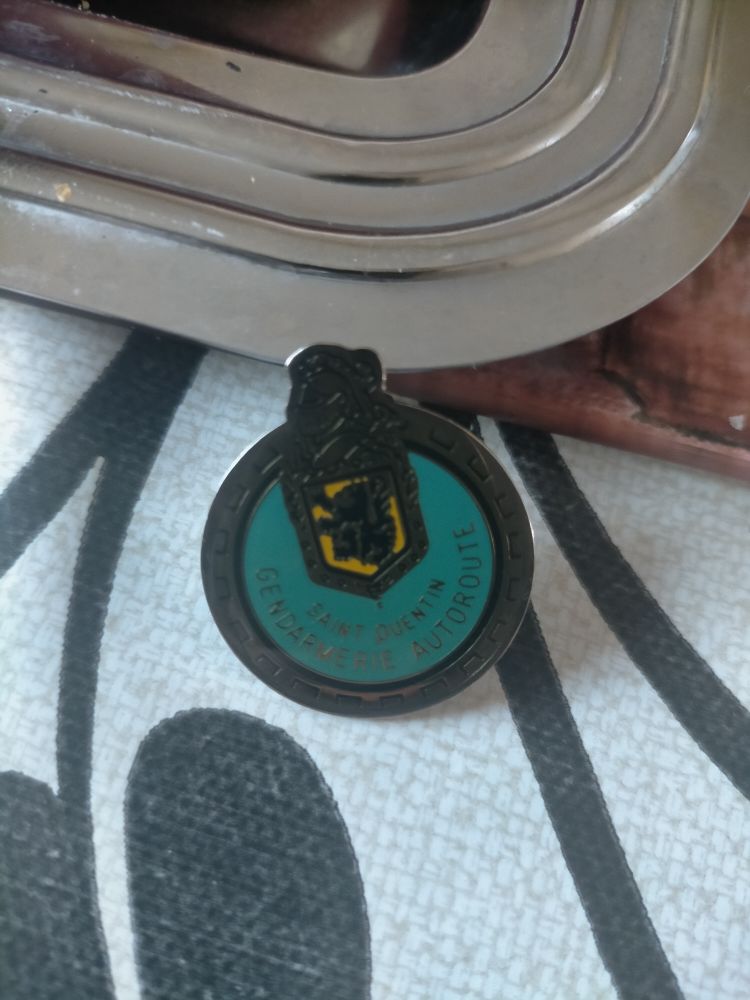 pin's gendarmerie autoroute 5 Miribel (01)