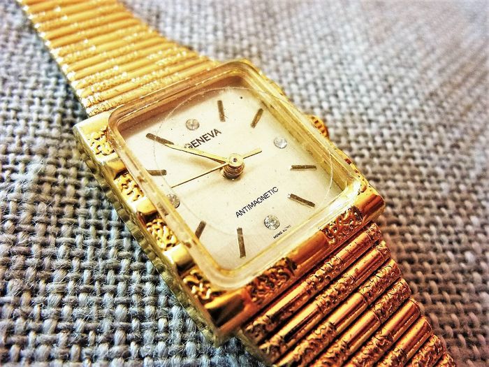 GENEVA montre Dame rectangulaire 1980 DAM0028 85 Metz (57)