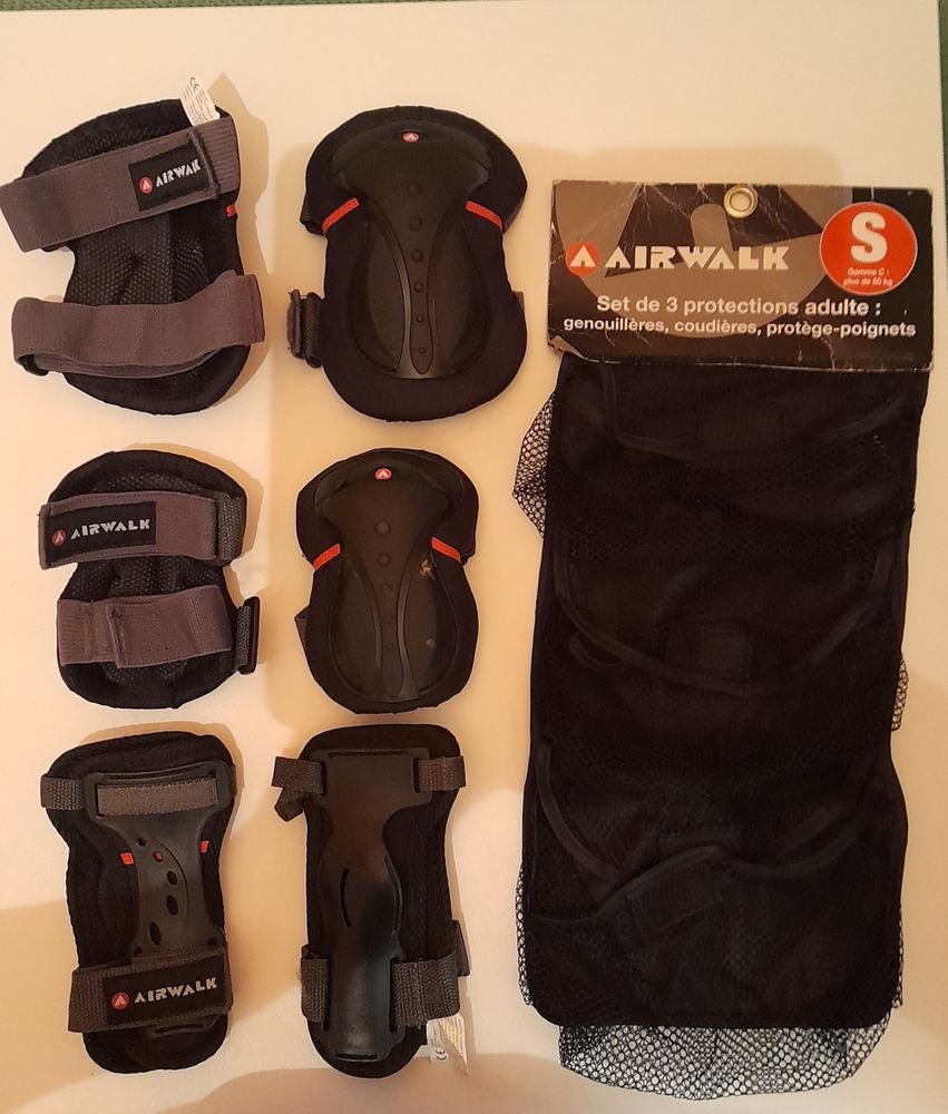 lot genouill�res protege poignets coudieres 10 Paris 12 (75)