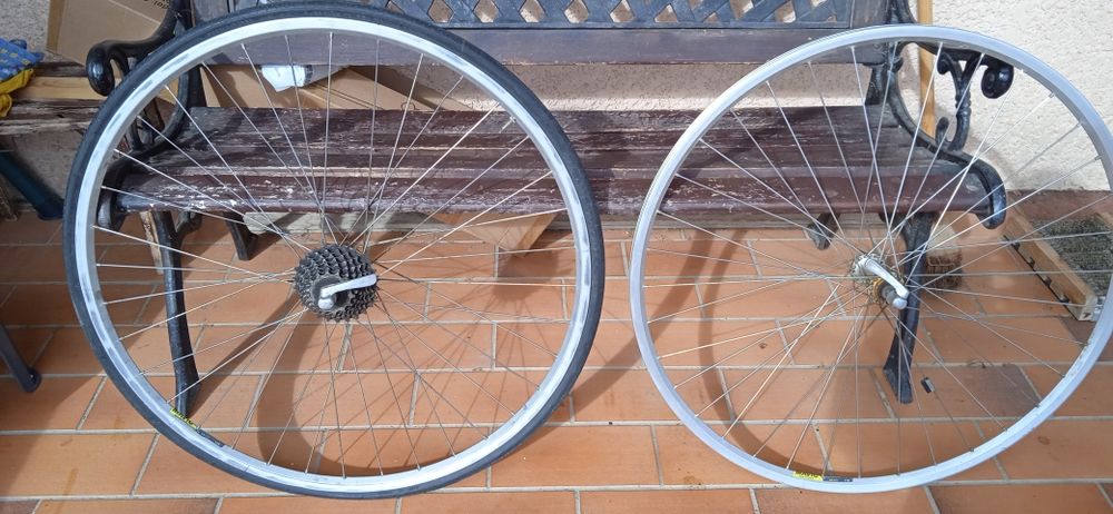 2 gentres Aluminium Chimano  Pour v�lo de course Adulte. Occasion. 35 P�zilla-la-Rivi�re (66)