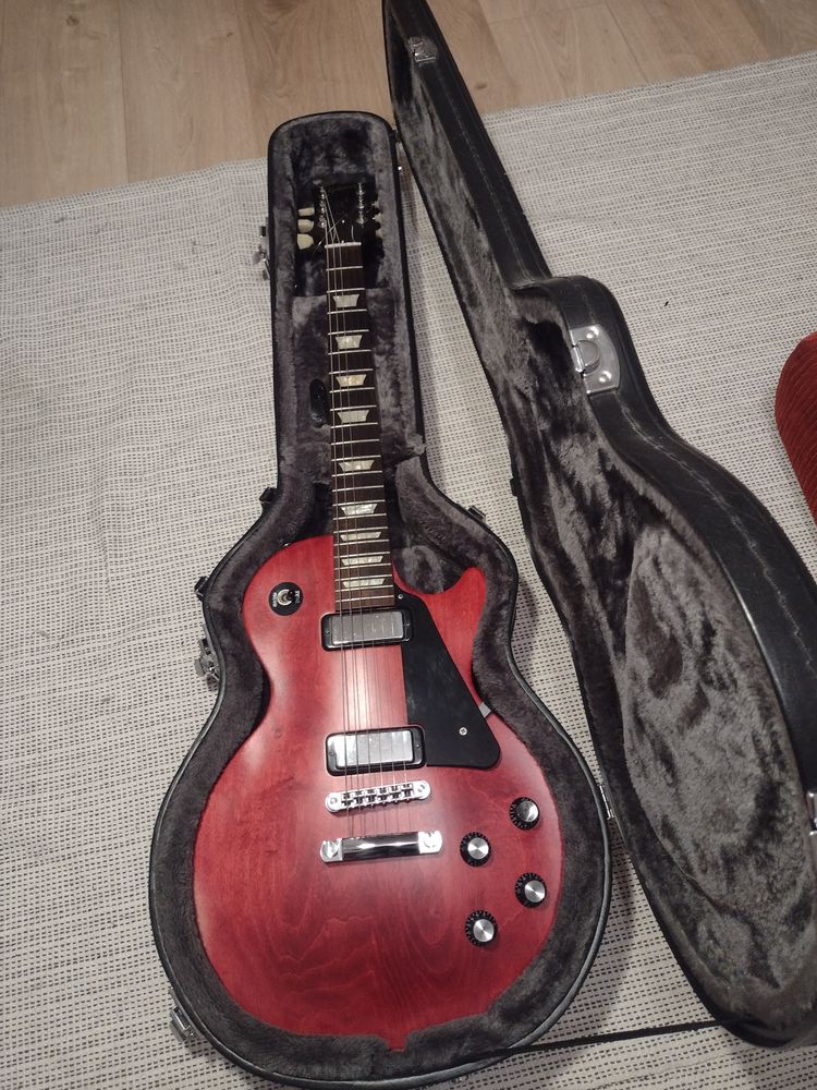 GIBSON Les Paul Studio 70s Tribute 2012 + �tui 850 Grenoble (38)