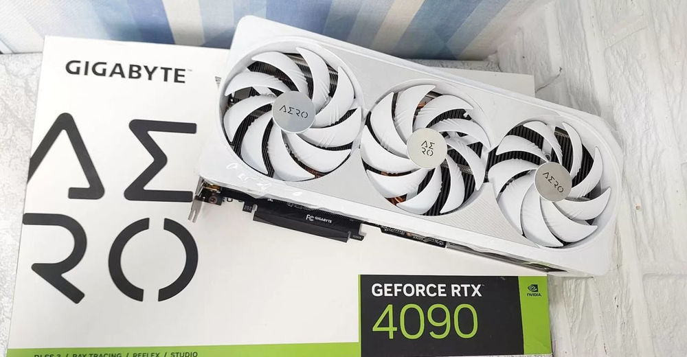 Gigabyte RTX 4090 Aero OC 24G 900 Argenteuil (95)