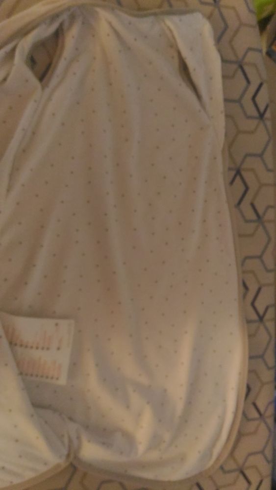 Gigoteuse CHARMTROLL beige, blanc ? taille 6 mois 8 Savigny-sur-Orge (91)