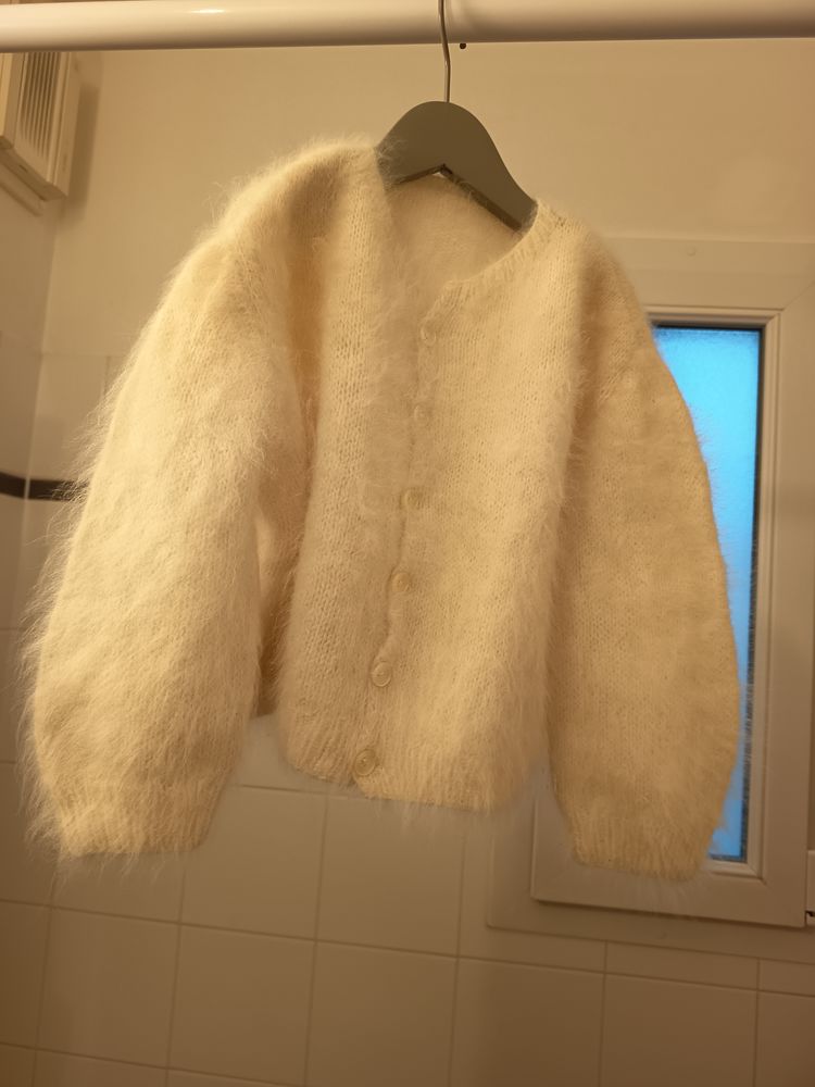 Gilet angora blanc. 3 Paris 18 (75)