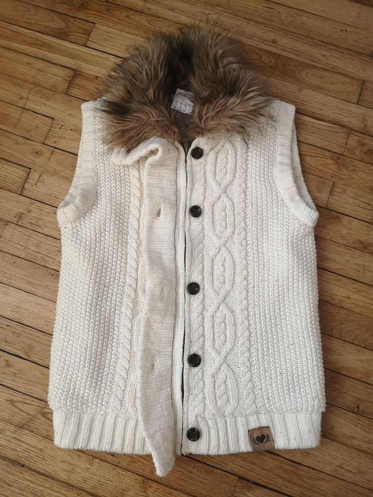 AN (40) - 13/14 ans - Gilet blanc  C & A  3 Paris 13 (75)