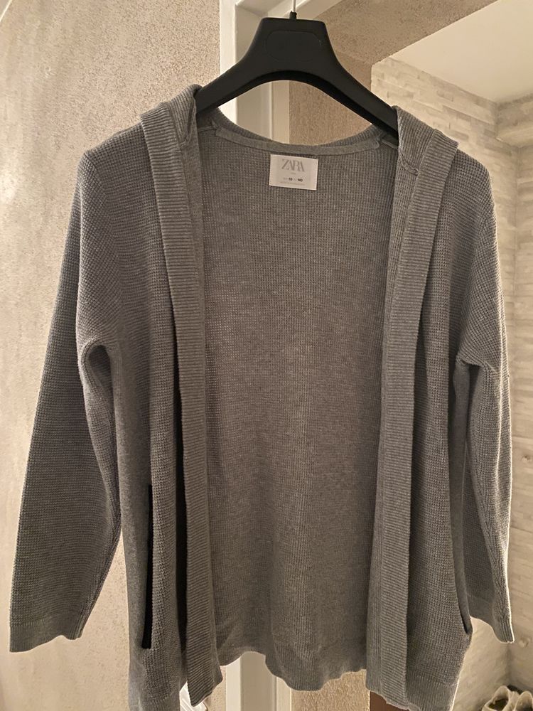 Gilet capuche Zara t 10 ans 10 Thionville (57)