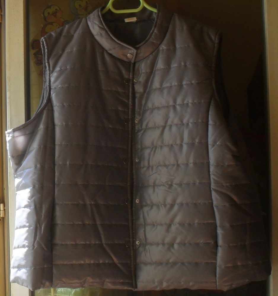 Gilet d'ext�rieur sans manche femme gris
Neuf.
taille 54/56 30 Montreuil (93)