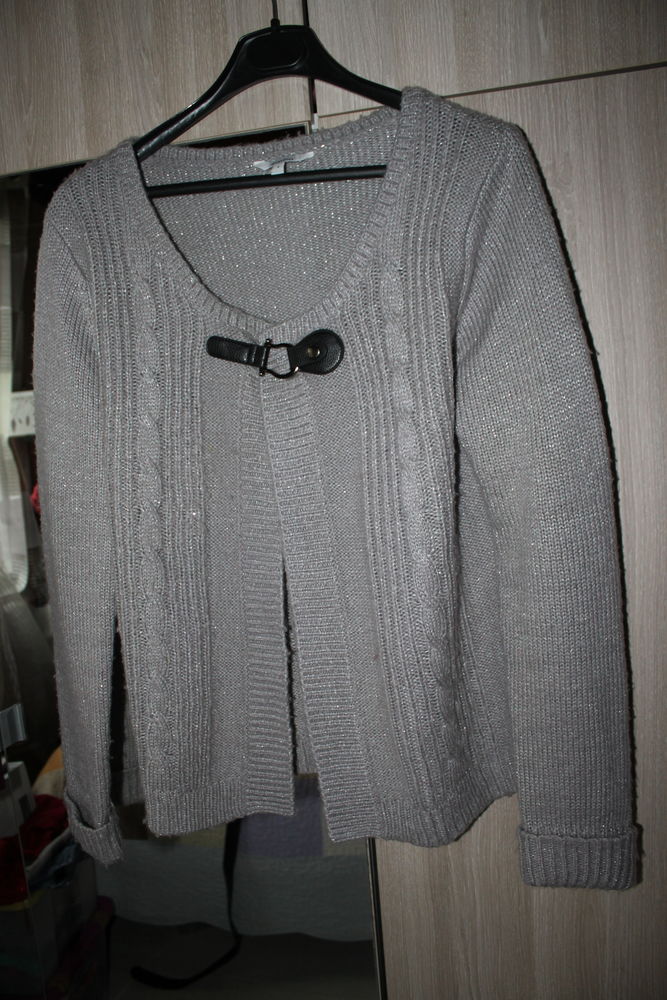 Gilet gris argent� Zamba taille 44.
5 Monceaux (60)