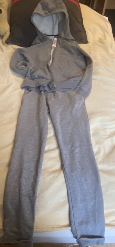 Gilet et Jogging gris de sport 0 Marly-le-Roi (78)