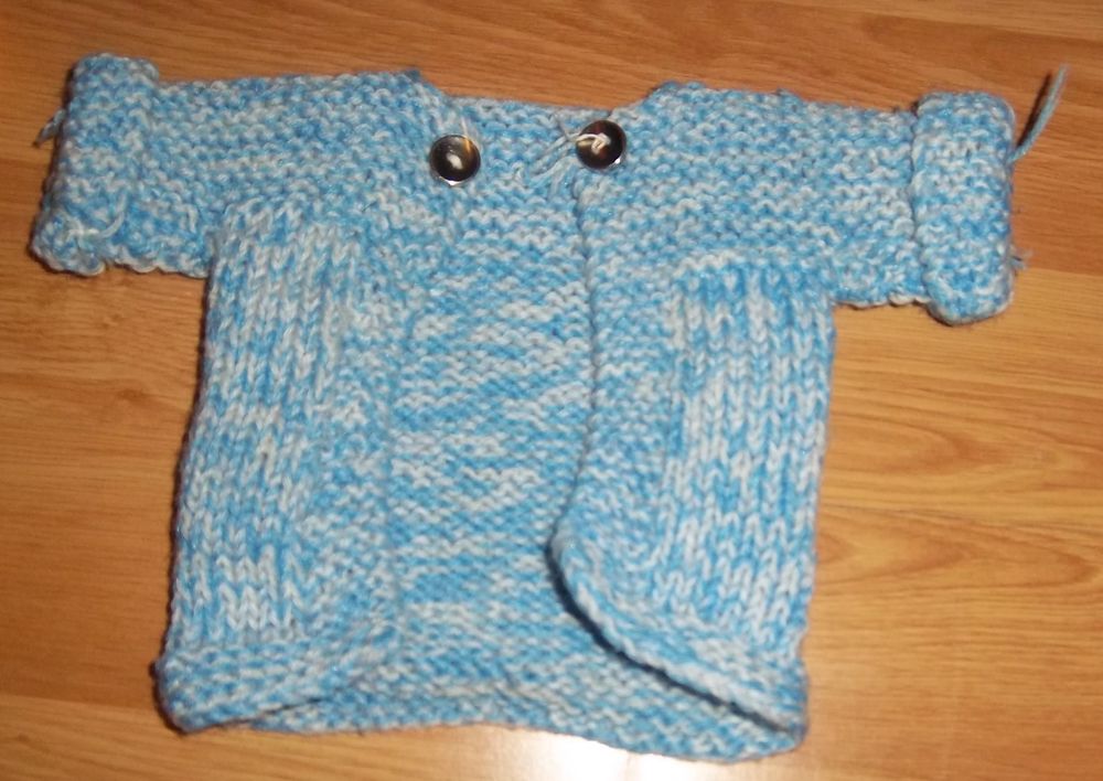 Gilet laine bleu /blanc poup�e 2 Colombier-Fontaine (25)