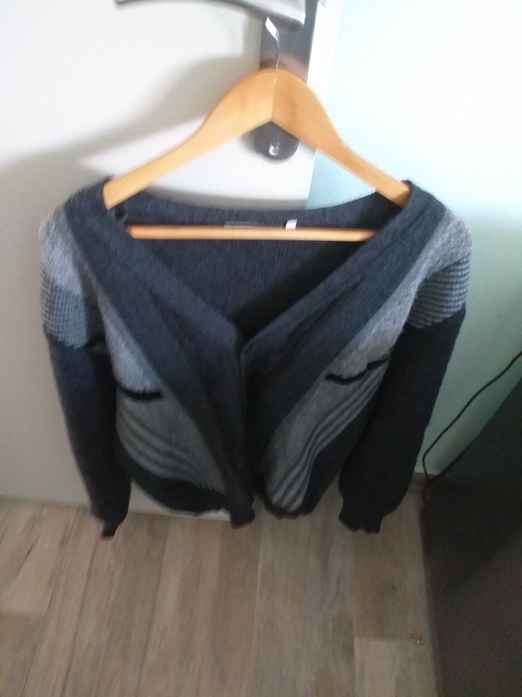 Gilet en laine neuf 0 Sor�de (66)