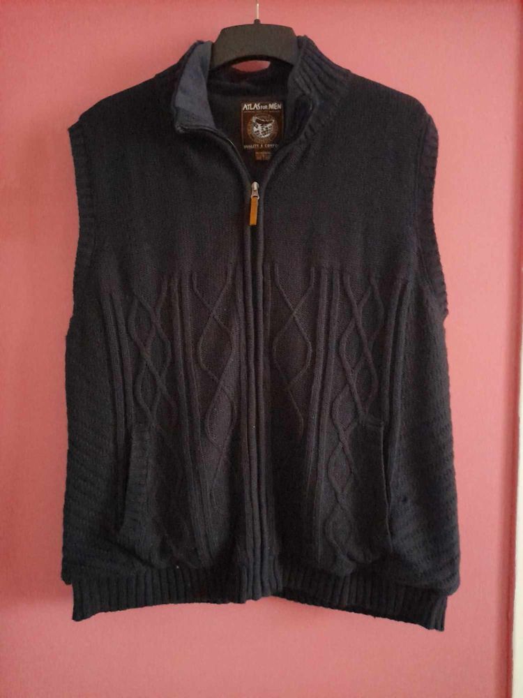gilet en laine noir taille 3 XL int�rieur polaire PRIX 10 � 10 Wattrelos (59)