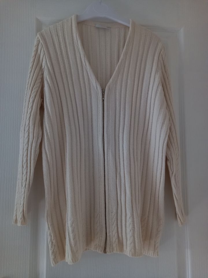 Gilet long cr�me marque Mandoline taille M 8 Villiers (86)