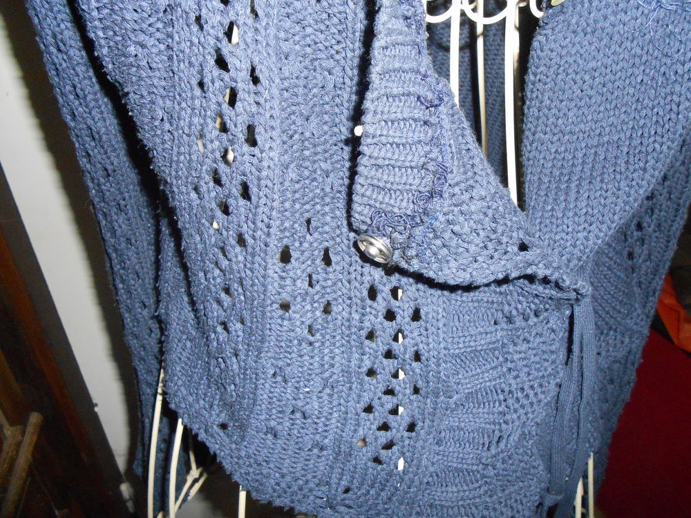 gilet en maille crochet dentelle tr�s rafin� 
42 Aumale (76)