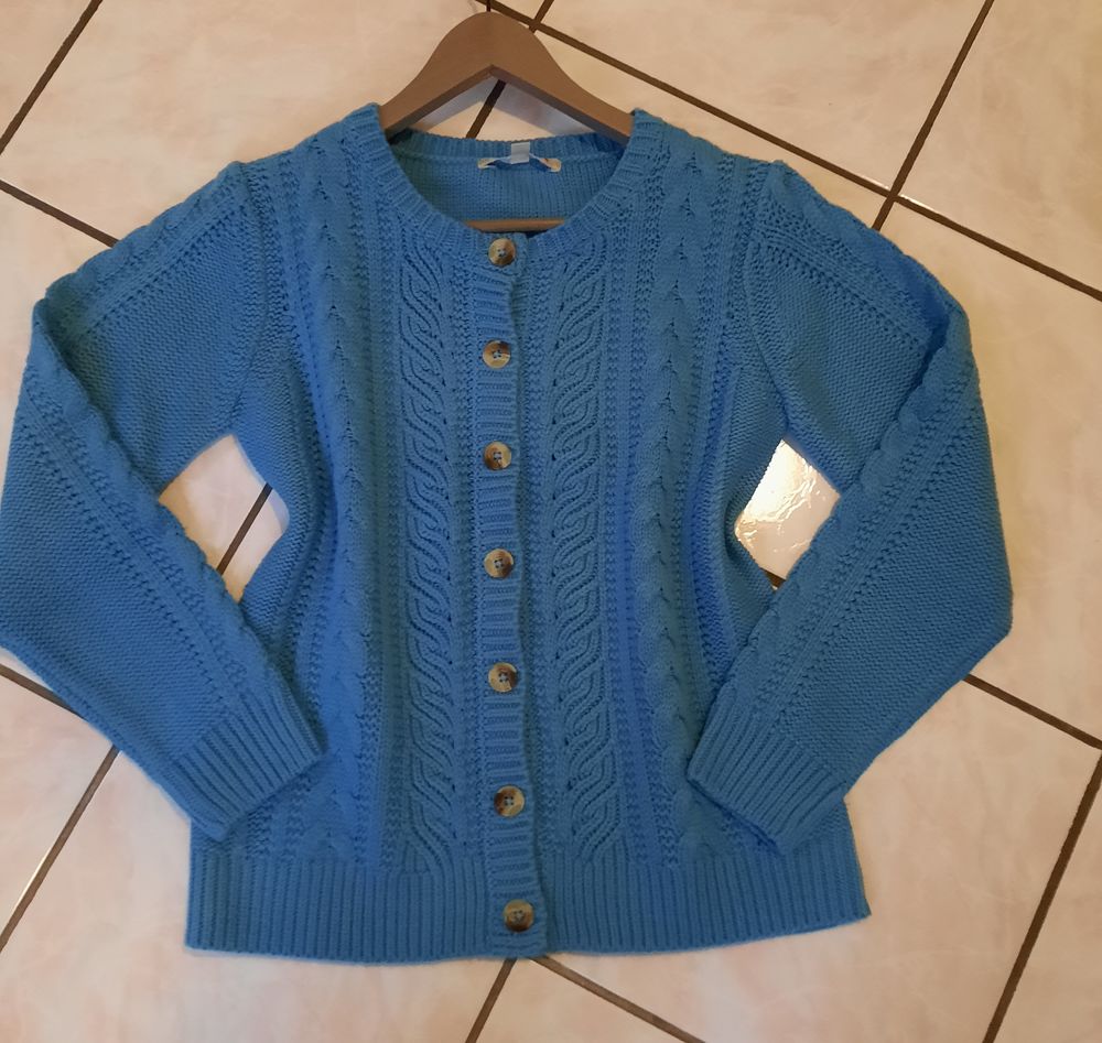 Gilet pull belle couleur bleu � motifs T 38 - 40 ou 40 neuf 15 Domart-en-Ponthieu (80)