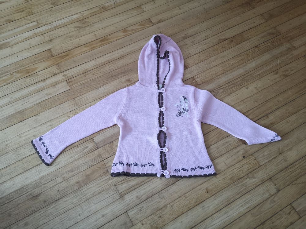 F 9 (17) - 6 ans - Gilet rose avec capuche  Influx  3 Paris 13 (75)