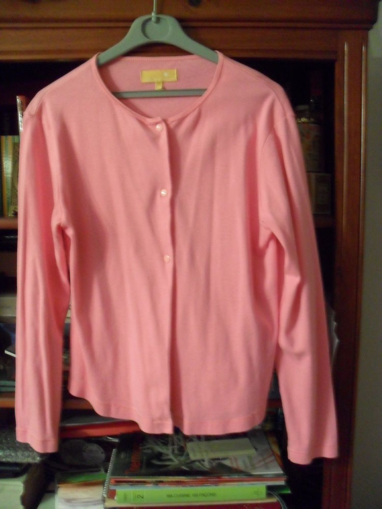 gilet rose
femme
taille 42
2 Bauvin (59)