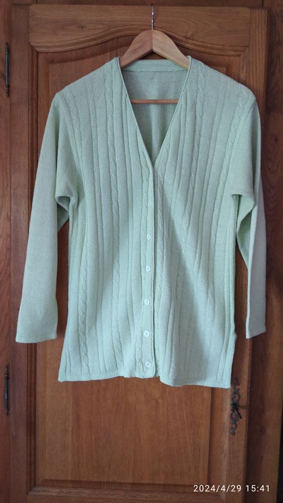 Gilet vert clair taille 38/40 3 Beaumont-Hague (50)