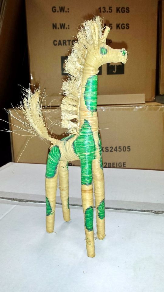 GIRAFE statuette en raphia pour d�coration 28 Tours (37)